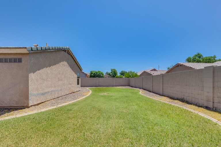 Photo 13 of 15 - 10759 W Edgemont Ave, Avondale, AZ 85392