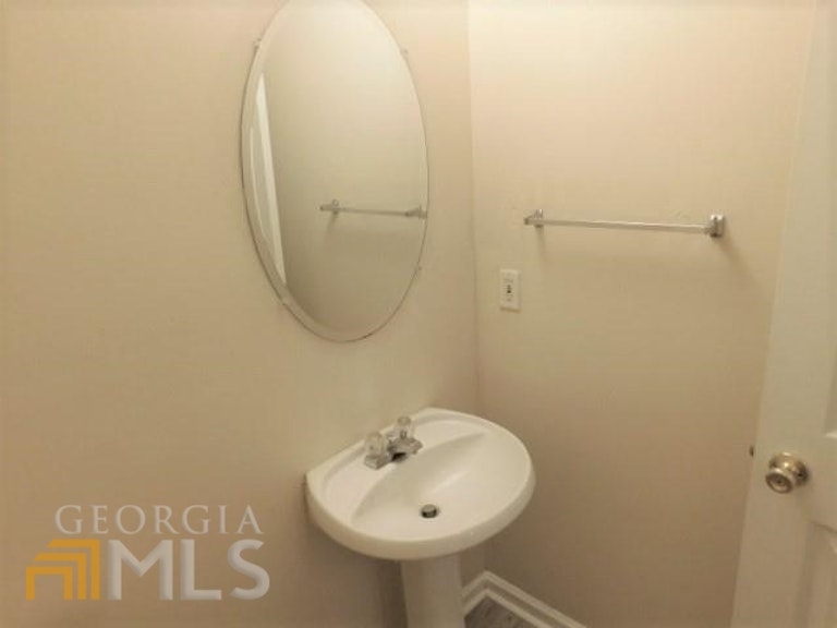 Photo 11 of 22 - 1742 Campbell Ives Ct, Lawrenceville, GA 30045
