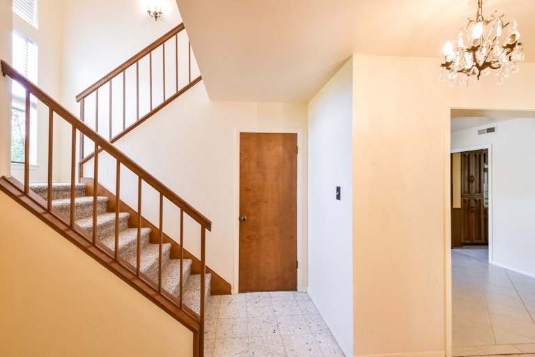 Photo 10 of 25 - 5801 Winterhaven Dr, Windcrest, TX 78239
