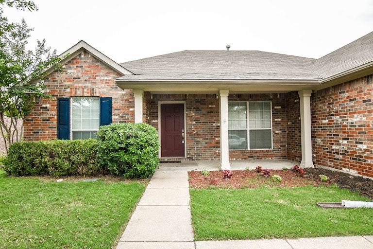 Photo 6 of 25 - 3209 Bloomfield Trl, Mansfield, TX 76063