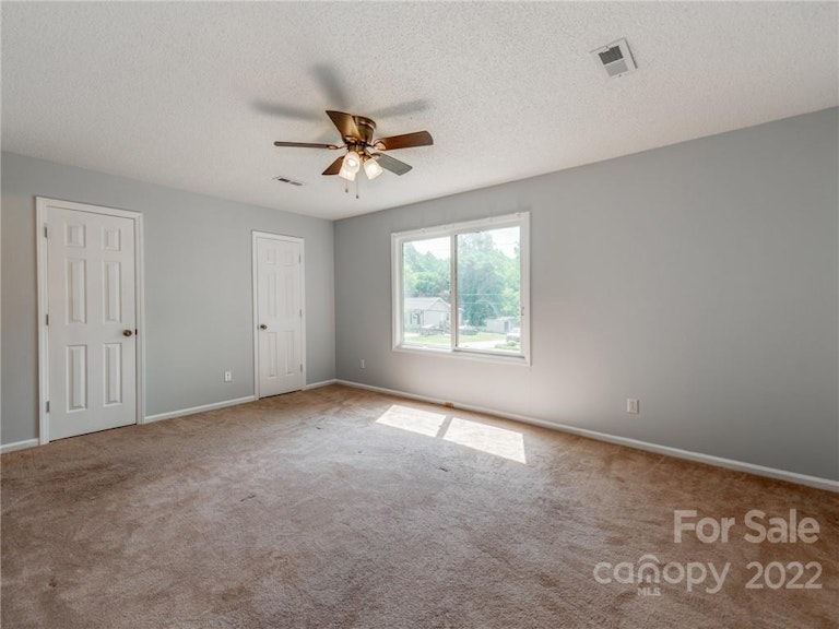 Photo 21 of 38 - 2654 Castle Hill Rd, Gastonia, NC 28052