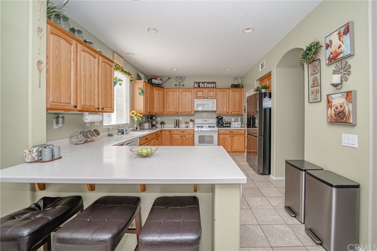 Photo 16 of 36 - 3982 Barbury Palms Way, Perris, CA 92571