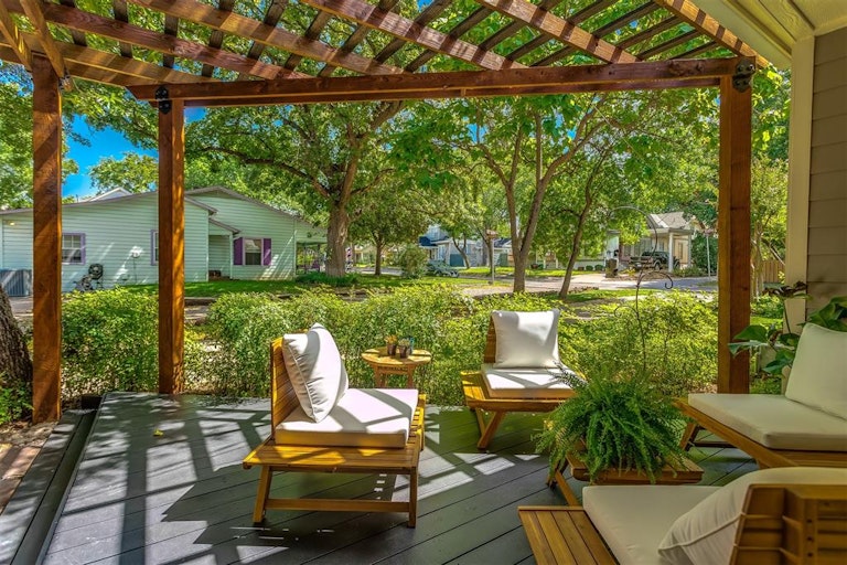 Photo 22 of 38 - 405 N Bradley St, McKinney, TX 75069
