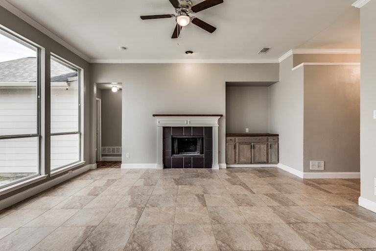 Photo 6 of 20 - 5424 Pebble Ct, McKinney, TX 75070