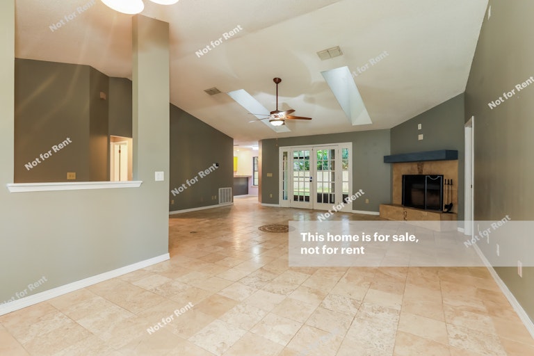 Photo 9 of 27 - 4836 Rustic Woods Dr, Jacksonville, FL 32257