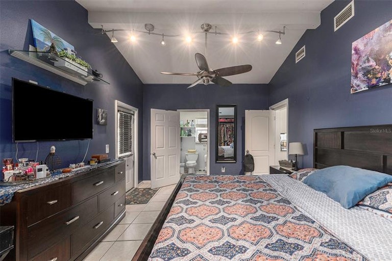 Photo 12 of 20 - 3211 W Tyson Ave, Tampa, FL 33611