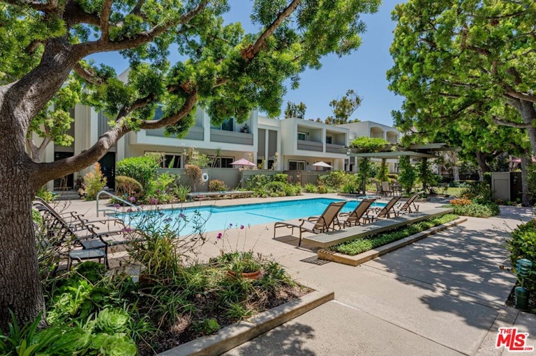 Photo 32 of 38 - 13238 Fiji Way Unit B, Marina Del Rey, CA 90292