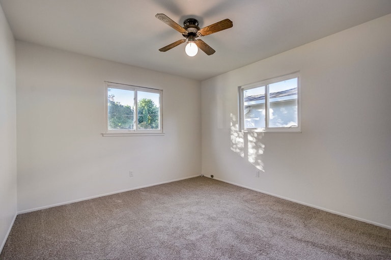 Photo 6 of 23 - 541 W D St S, Dixon, CA 95620