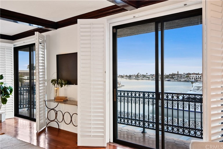 Photo 21 of 45 - 3682 Escapade Cir, Huntington Beach, CA 92649