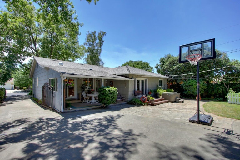 Photo 52 of 87 - 4501 Moddison Ave, Sacramento, CA 95819
