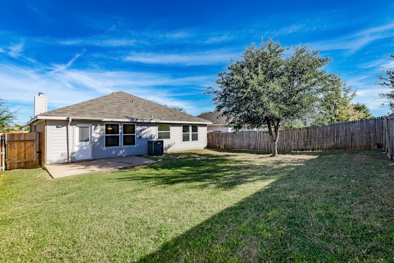Photo 19 of 20 - 814 Sycamore St, Anna, TX 75409