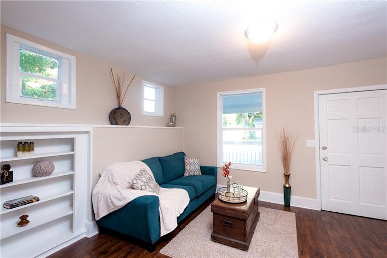 Photo 12 of 25 - 4218 N 13th St, Tampa, FL 33603