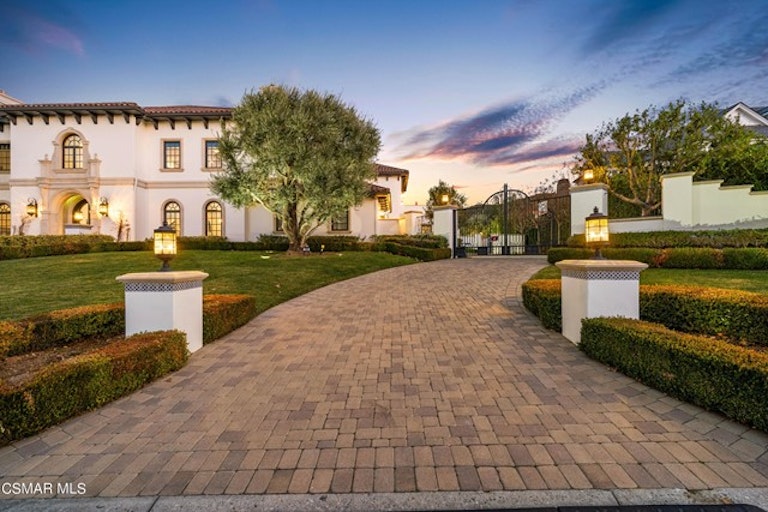 Photo 73 of 80 - 208 W Stafford Rd, Thousand Oaks, CA 91361