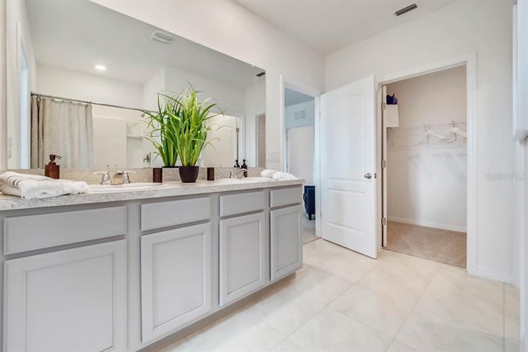 Photo 32 of 33 - 3008 Aventino Ln, Tavares, FL 32778