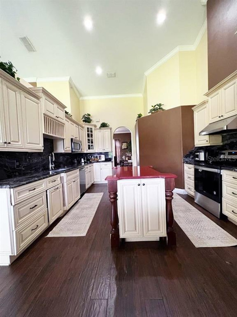 Photo 7 of 22 - 3851 Hunters Isle Dr, Orlando, FL 32837
