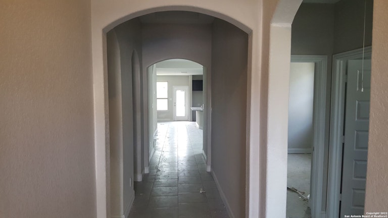 Photo 6 of 11 - 10618 Briceway Ace, Helotes, TX 78023