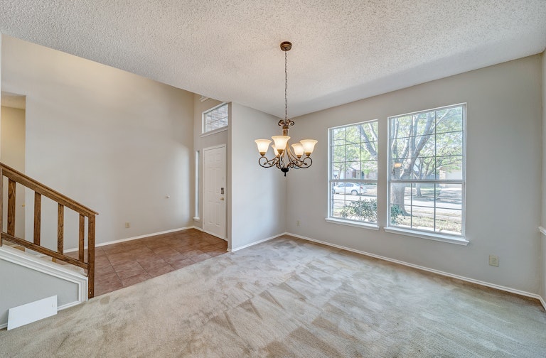 Photo 8 of 30 - 3113 Clovermeadow Dr, Fort Worth, TX 76123