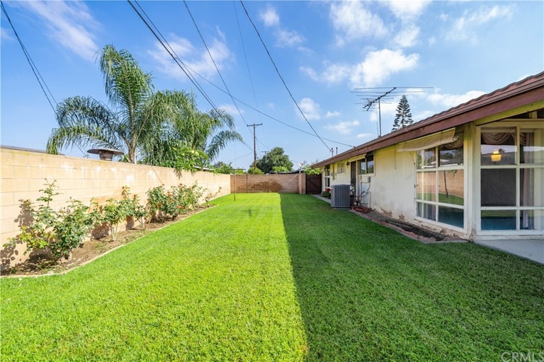 Photo 35 of 37 - 1019 N Hermosa Dr, Anaheim, CA 92801