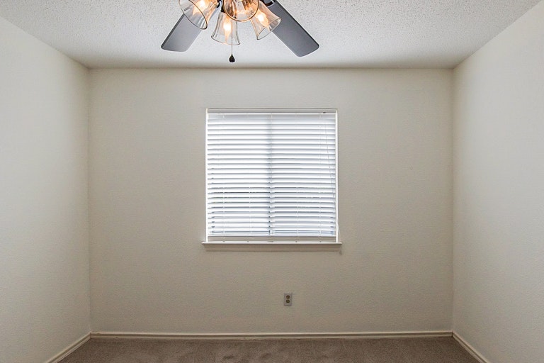 Photo 11 of 22 - 2506 High Hollow Dr, Garland, TX 75041