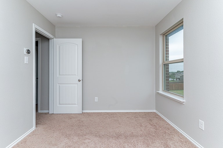 Photo 18 of 27 - 1420 N Houston St, Royse City, TX 75189