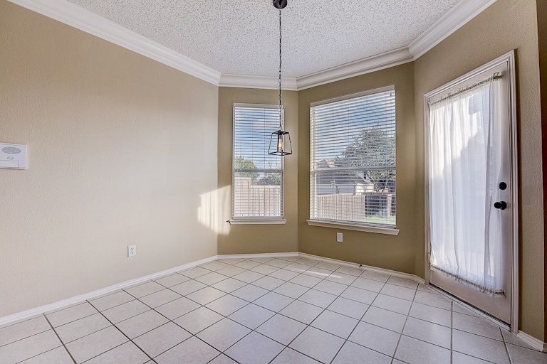 Photo 10 of 37 - 4009 Pear Ridge Dr, The Colony, TX 75056