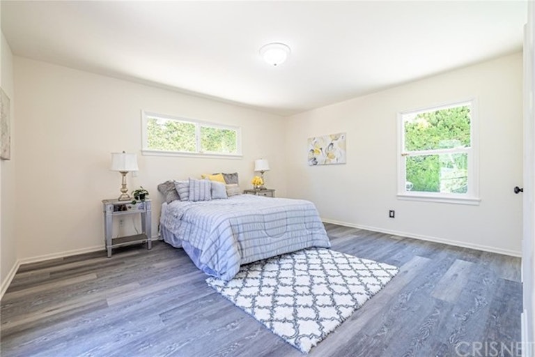 Photo 15 of 34 - 10354 Gloria Ave, Granada Hills, CA 91344