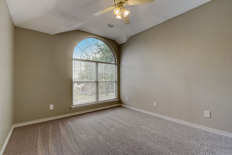 Photo 10 of 31 - 1110 Boyd Dr, Wylie, TX 75098