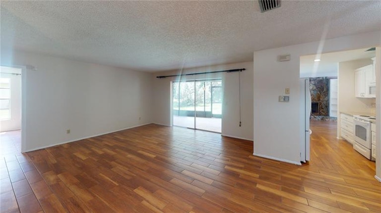 Photo 30 of 35 - 9118 Nile Dr, New Port Richey, FL 34655
