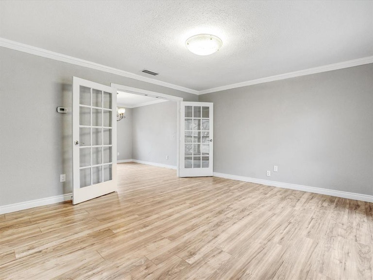 Photo 5 of 38 - 3910 Spring Meadow Ln, Flower Mound, TX 75028