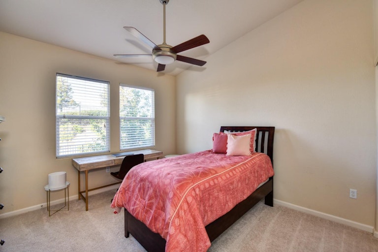 Photo 17 of 40 - 1000 Moon Cir #1026, Folsom, CA 95630