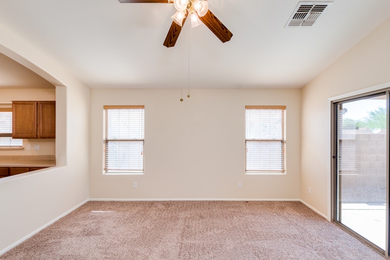 Photo 8 of 21 - 1298 W Hereford Dr, San Tan Valley, AZ 85143