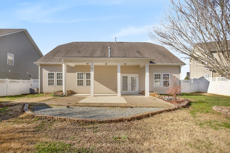 Photo 7 of 17 - 201 Tall Wheat Ln, Mount Holly, NC 28120