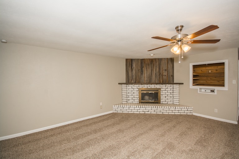 Photo 5 of 20 - 5424 Baker Dr, The Colony, TX 75056