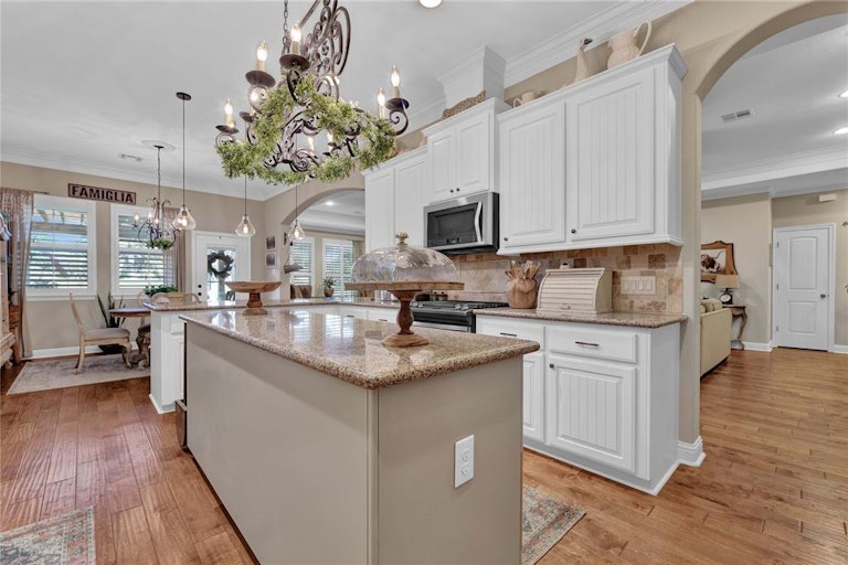 Photo 14 of 38 - 8702 Malardcrest Dr, Humble, TX 77346