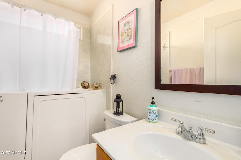 Photo 18 of 25 - 10865 W Ventana Dr E, Sun City, AZ 85373