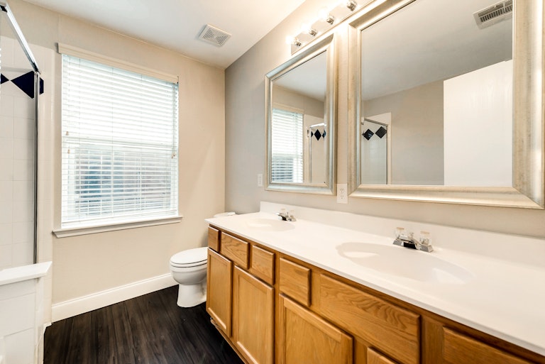 Photo 15 of 26 - 3608 Bandera Ranch Rd, Roanoke, TX 76262
