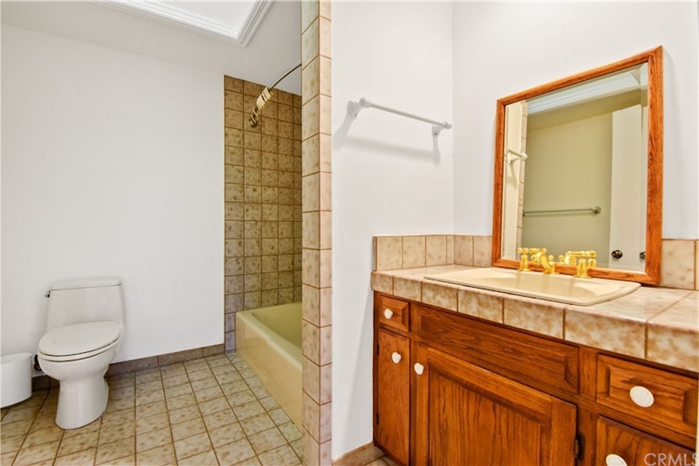 Photo 31 of 45 - 3682 Escapade Cir, Huntington Beach, CA 92649