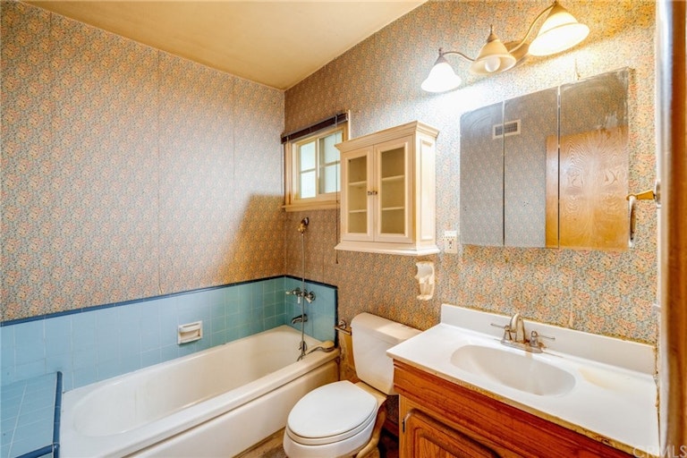 Photo 10 of 13 - 4603 Lowell Ave, La Crescenta, CA 91214