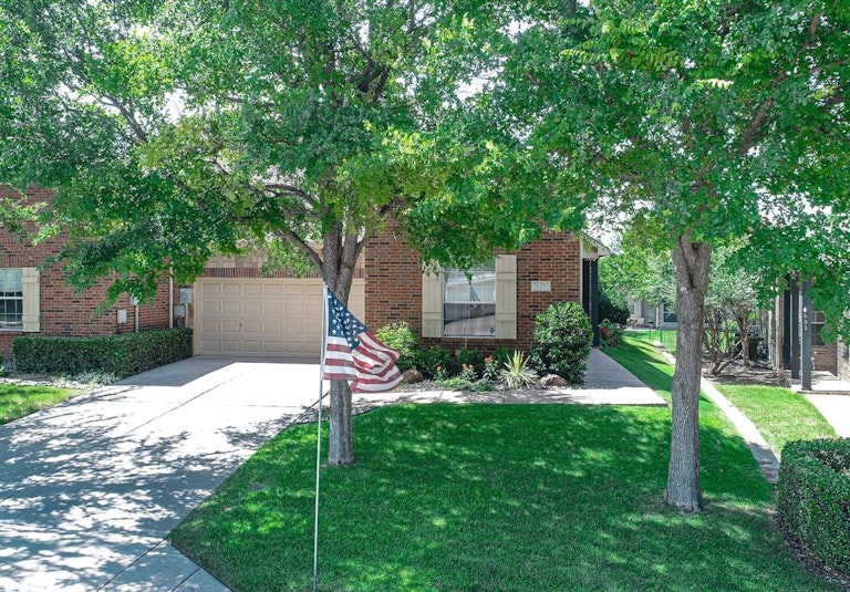 Photo 5 of 36 - 629 Scenic Ranch Cir, Fairview, TX 75069