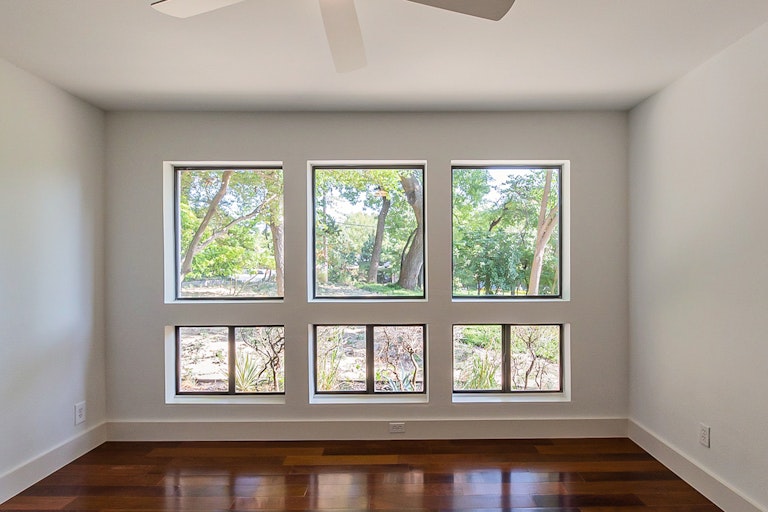 Photo 16 of 28 - 7050 Gaston Ave, Dallas, TX 75214