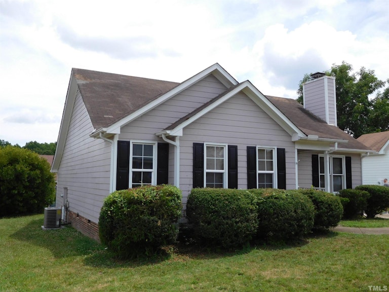 Photo 17 of 19 - 5408 Trenburg Ct, Knightdale, NC 27545