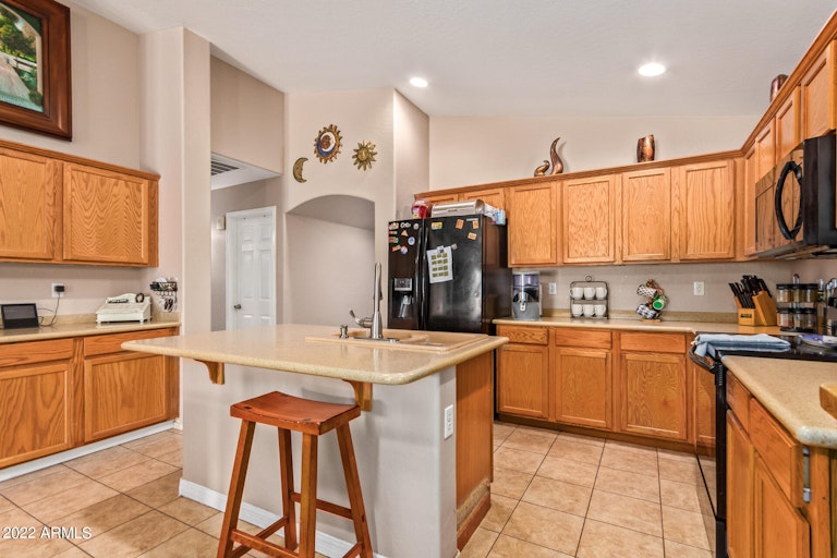 Photo 11 of 28 - 378 W Santa Gertrudis Cir, San Tan Valley, AZ 85143