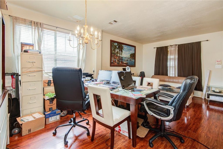 Photo 11 of 50 - 16651 Keegans Ridge Way Dr, Houston, TX 77083