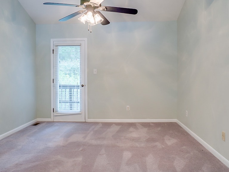 Photo 14 of 30 - 4405 Sunburst Ct, Raleigh, NC 27613