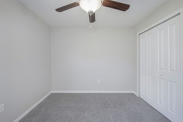 Photo 14 of 17 - 325 Cascade Bend Dr, Ruskin, FL 33570