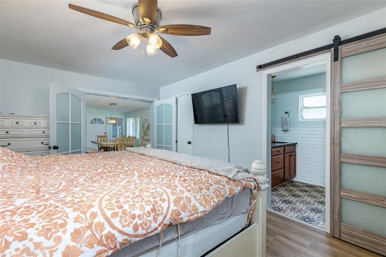 Photo 20 of 33 - 923 Phyllis Ave, Largo, FL 33771