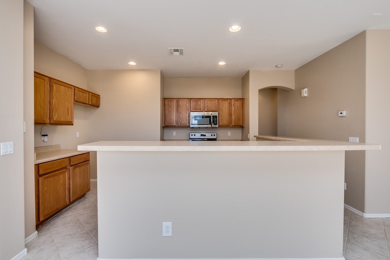 Photo 7 of 30 - 3205 S 103rd Dr, Tolleson, AZ 85353