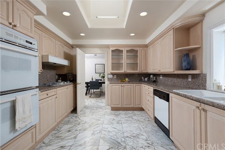 Photo 8 of 26 - 1945 Santiago Dr, Newport Beach, CA 92660