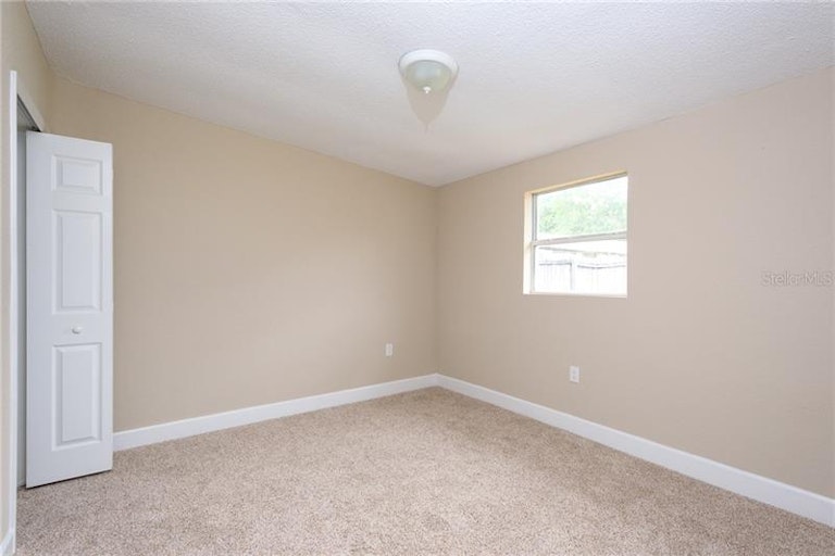 Photo 22 of 25 - 1706 Washington Rd, Valrico, FL 33594