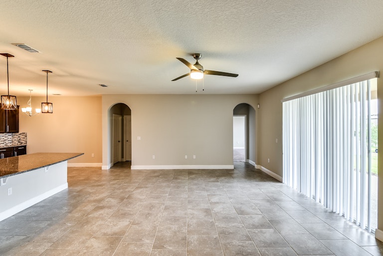 Photo 15 of 35 - 1219 Degraw Dr, Apopka, FL 32712